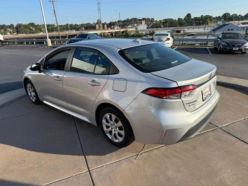 Used 2025 Toyota Corolla LE FWD image 8