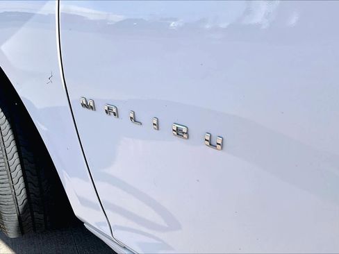 Used 2020 Chevrolet Malibu LS image 30