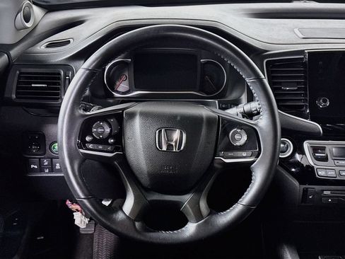 Used 2022 Honda Pilot Touring image 13