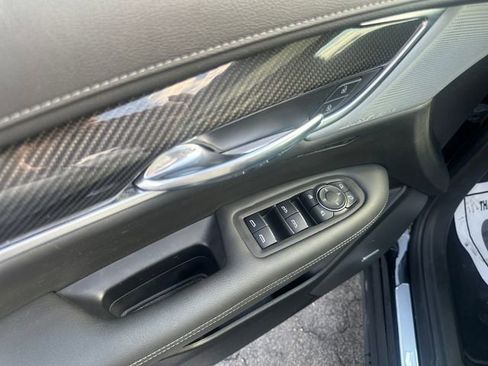 Used 2024 Cadillac XT6 Sport image 18