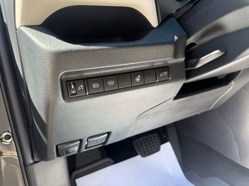 Used 2023 Toyota RAV4 XLE Premium image 18