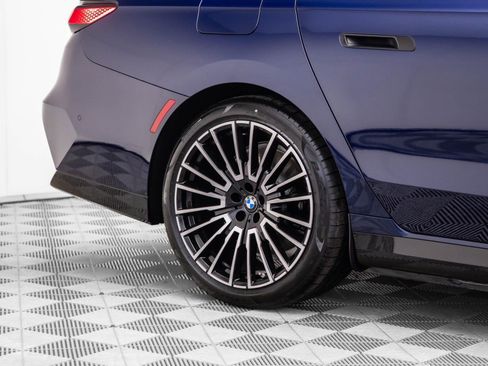 New 2026 BMW 750e xDrive AWD/4WD image 42
