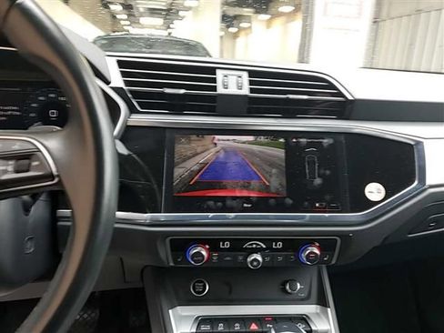 Used 2024 Audi Q3 2.0T Premium image 7