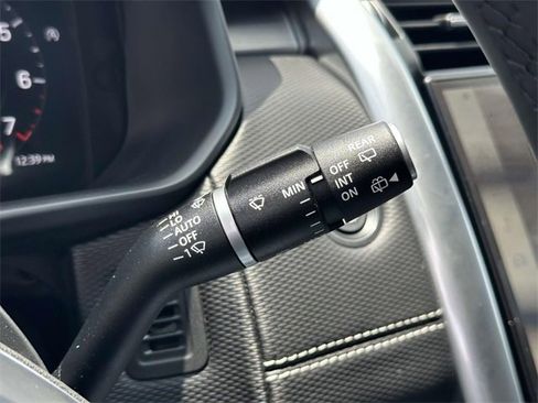 Used 2024 Land Rover Discovery Dynamic SE image 24