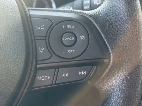 Used 2024 Toyota RAV4 XLE FWD image 12