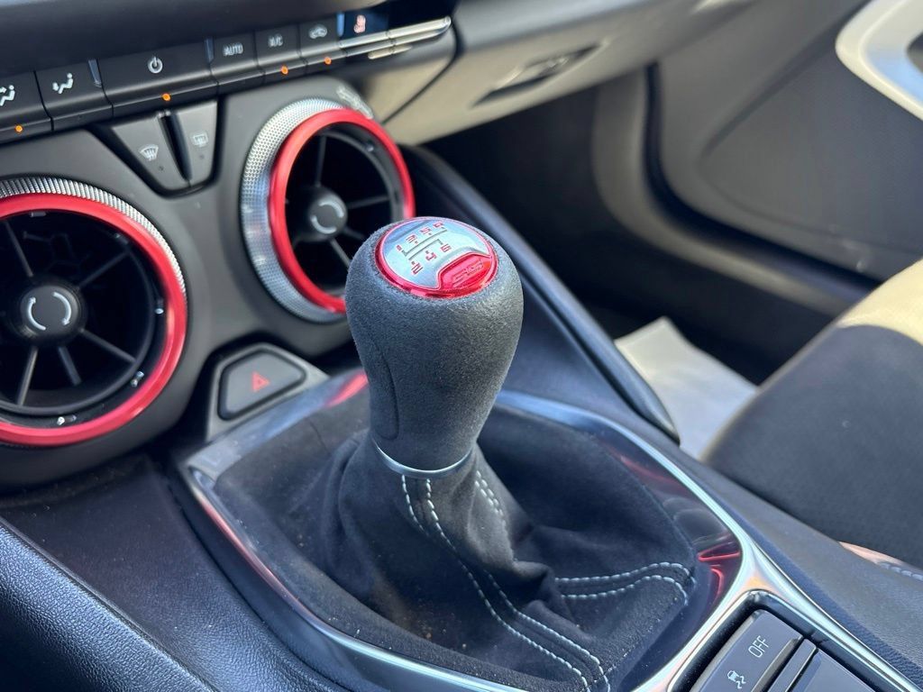 Used 2022 Chevrolet Camaro SS RWD image 16