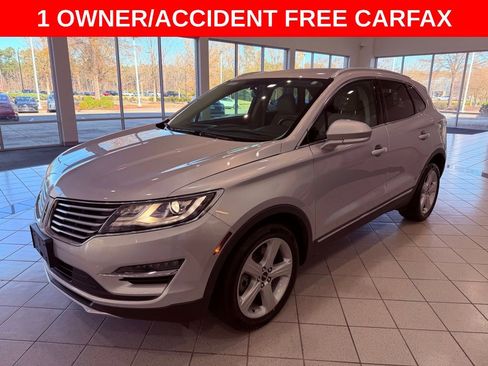 Used 2017 Lincoln MKC Premiere image 3