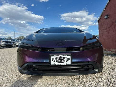 Used 2023 Toyota Prius LE FWD image 5