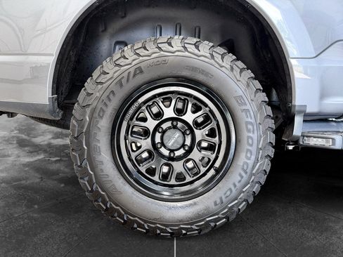 Used 2023 Ford F150 Lightning Platinum AWD/4WD image 36