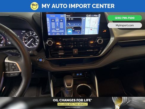 Used 2022 Toyota Highlander Platinum image 21