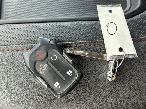 Used 2022 GMC Sierra 1500 AT4 w/ AT4 Preferred Package image 33