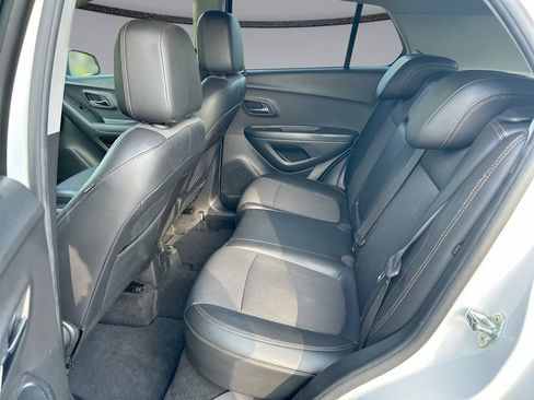 Used 2019 Chevrolet Trax LT w/ LT Convenience Package FWD image 26
