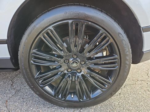 Used 2020 Land Rover Range Rover Long Wheelbase HSE image 28