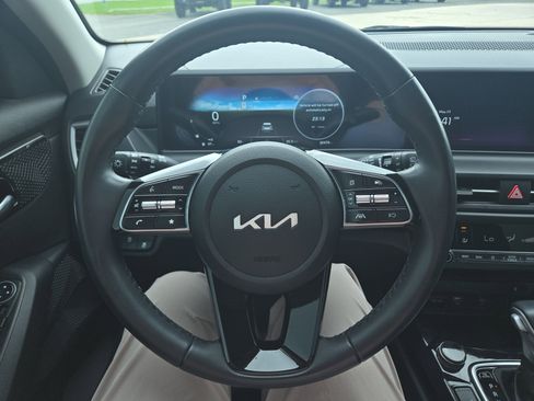 Used 2024 Kia Seltos EX AWD/4WD image 11