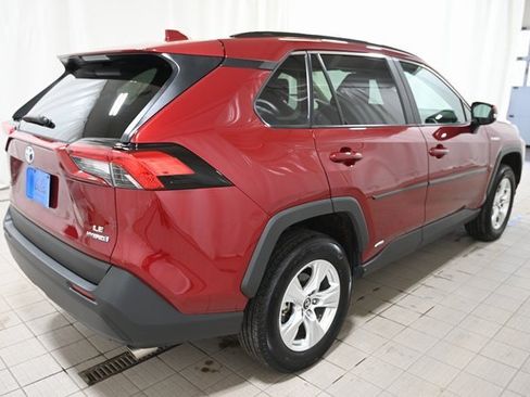 Used 2020 Toyota RAV4 LE image 12