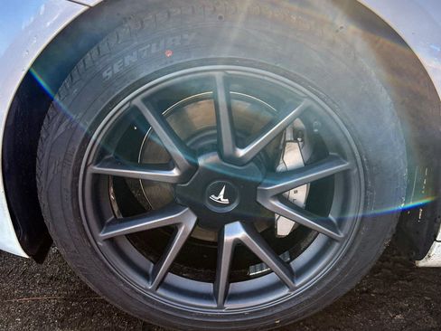 Used 2021 Tesla Model 3 Long Range image 3