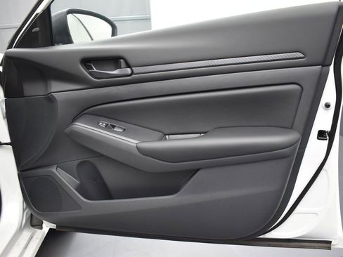 Used 2025 Nissan Altima 2.5 S image 24