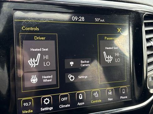 Used 2020 Jeep Grand Cherokee Altitude image 16