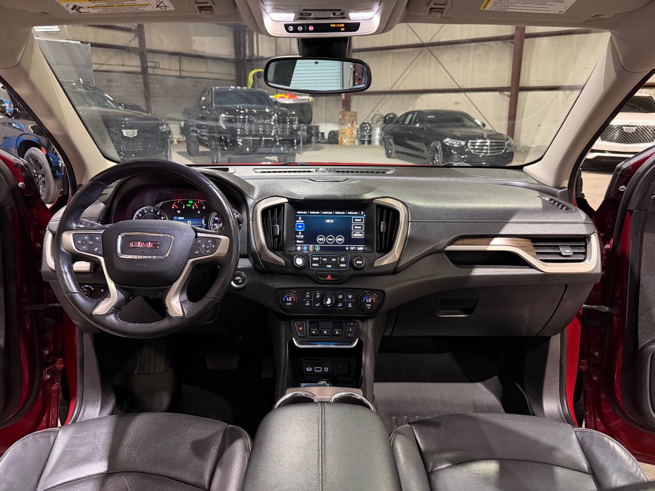 Used 2018 GMC Terrain Denali w/ Comfort Package FWD image 29
