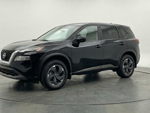 Used 2025 Nissan Rogue SV image 3