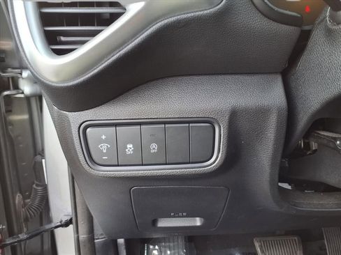 Used 2024 Kia Soul LX w/ Option Group 015 image 16