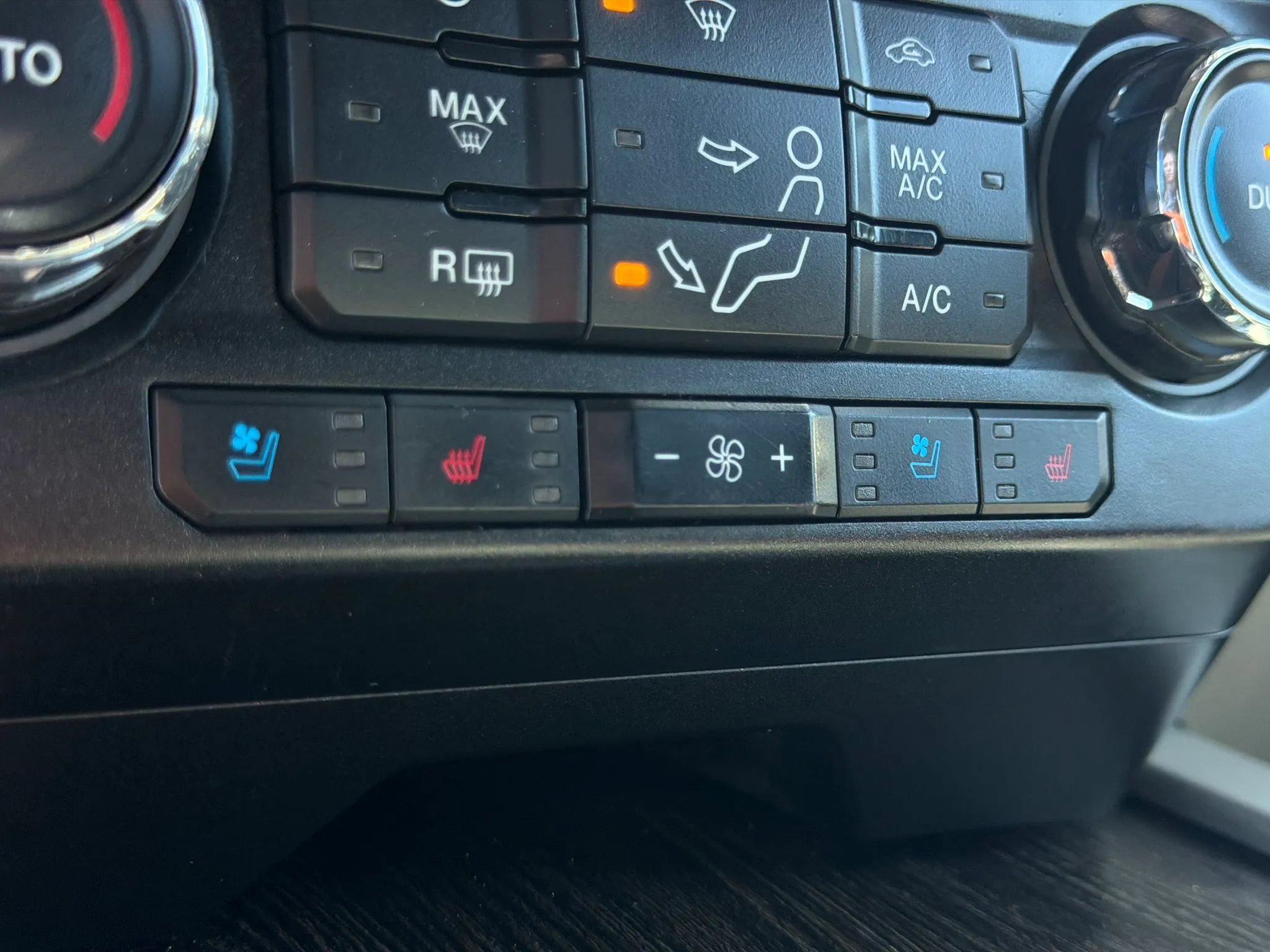 Used 2021 Ford F250 Lariat w/ Tremor Off-Road Package AWD/4WD image 37