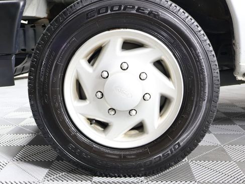 Used 2013 Ford E-150 and Econoline 150 image 10