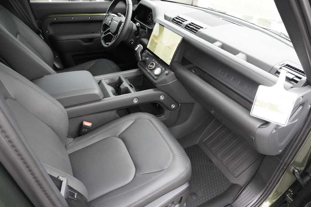 New 2026 Land Rover Defender 110 X-Dynamic SE AWD/4WD image 22