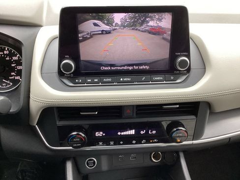 Used 2023 Nissan Rogue SV FWD image 21