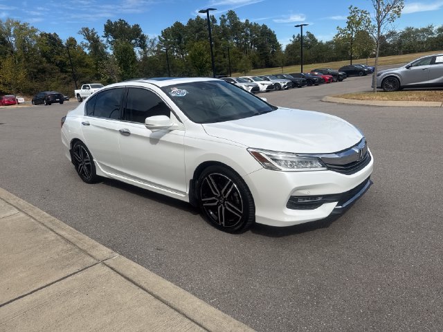 Used 2017 Honda Accord Touring image 6