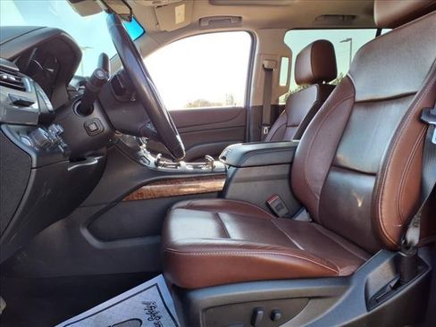 Used 2019 Chevrolet Suburban Premier w/ Premier Plus Edition image 14