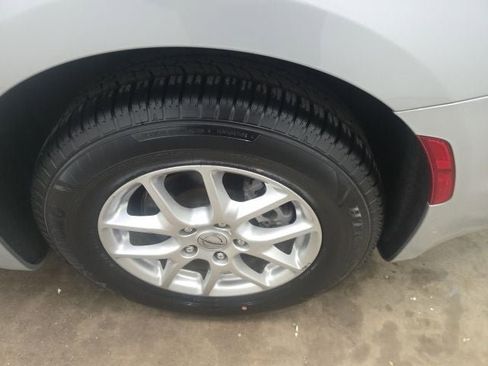 Used 2023 Chrysler Pacifica Touring-L FWD image 13
