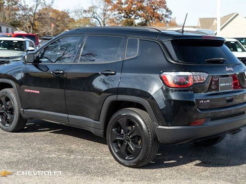 Used 2018 Jeep Compass Latitude w/ Popular Equipment Group image 9