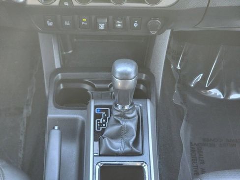 Used 2019 Toyota Tacoma Limited image 30