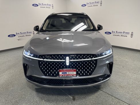 Used 2024 Lincoln Nautilus Reserve w/ Equipment Group 202A image 2