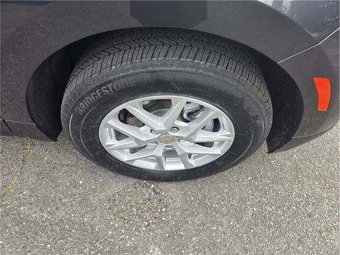 Used 2023 Chevrolet Equinox LT AWD/4WD image 10