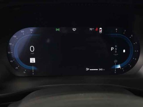 Certified 2025 Volvo XC40 B5 Core image 19