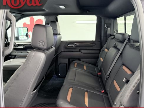 Used 2024 GMC Sierra 2500 AT4 w/ AT4 Preferred Package AWD/4WD image 13
