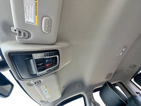 Used 2023 RAM 2500 Laramie AWD/4WD image 16