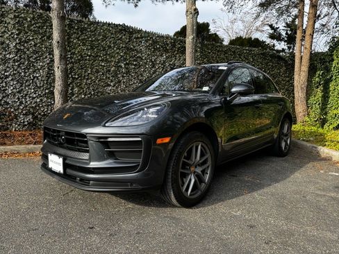Used 2024 Porsche Macan image 1