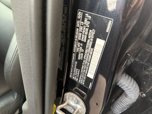 Used 2025 Volvo V60 B5 Cross Country Plus image 29