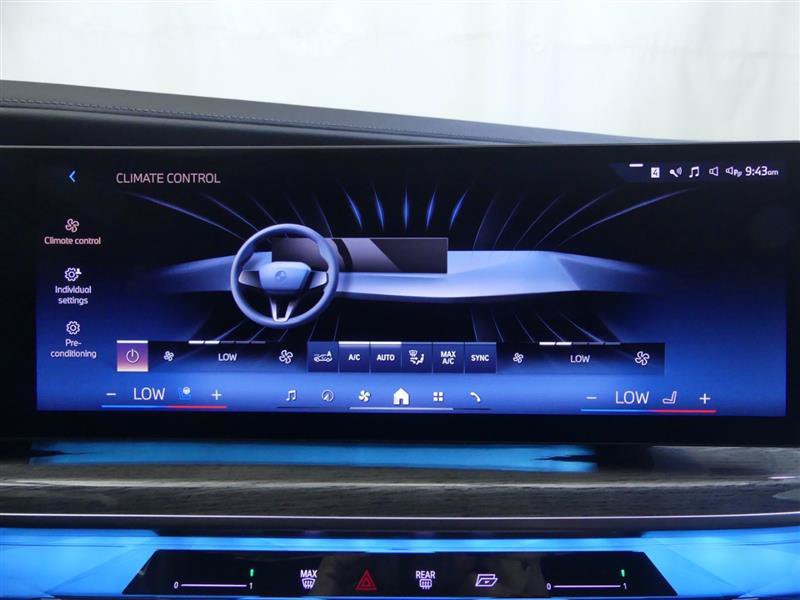 Used 2024 BMW i7 xDrive60 w/ Premium Package AWD/4WD image 12
