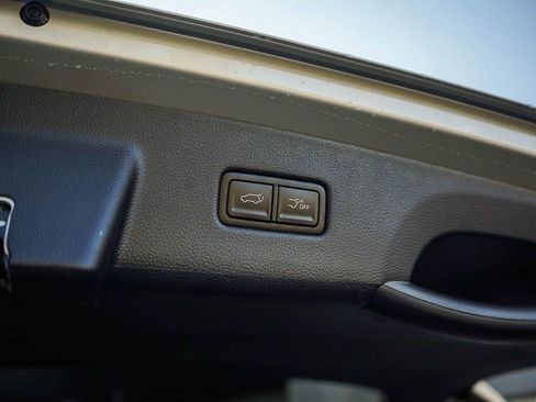 New 2026 Kia Carnival EX image 9