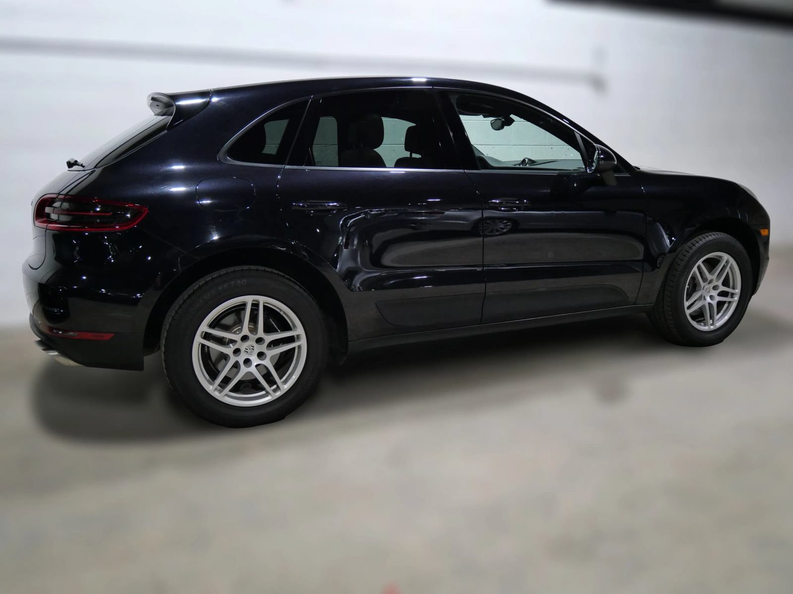 Used 2018 Porsche Macan w/ Premium Package Plus AWD/4WD image 6