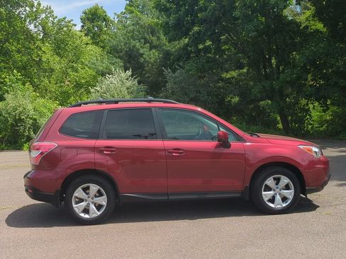 Used 2015 Subaru Forester 2.5i Premium AWD/4WD image 3