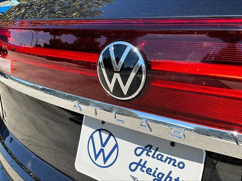 New 2026 Volkswagen Atlas Cross Sport SE image 15