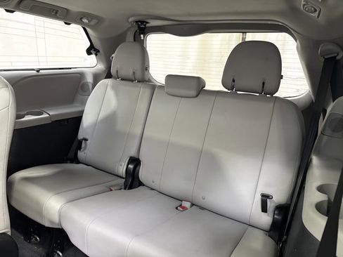 Used 2015 Toyota Sienna Limited Premium AWD/4WD image 30
