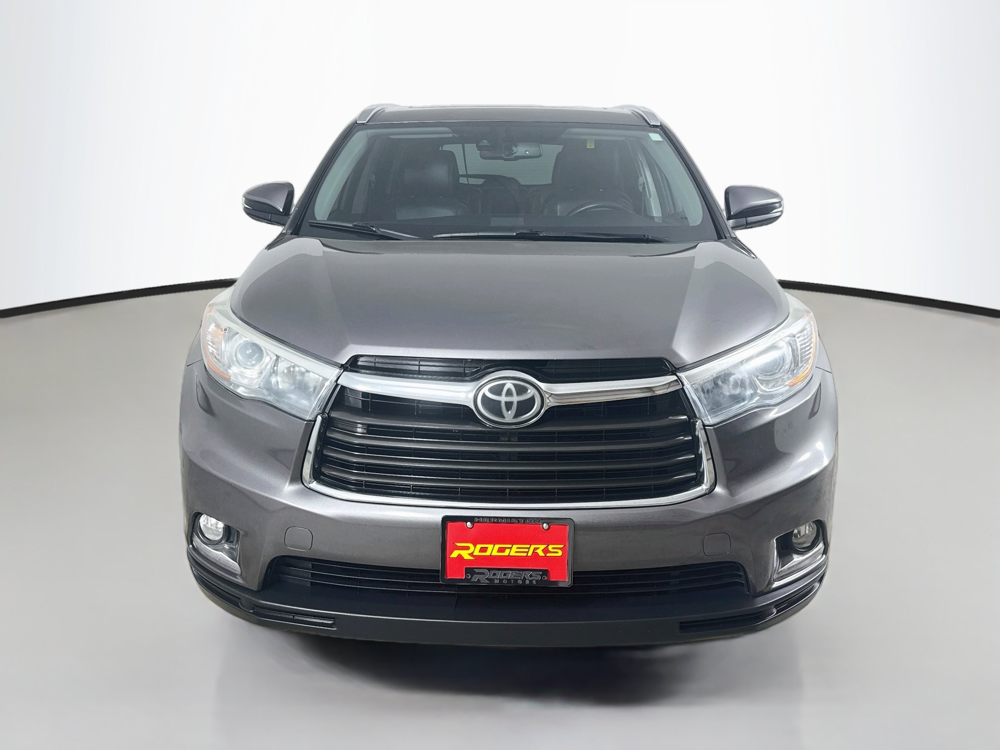 Used 2015 Toyota Highlander Limited w/ Driver Technology Package AWD/4WD image 2