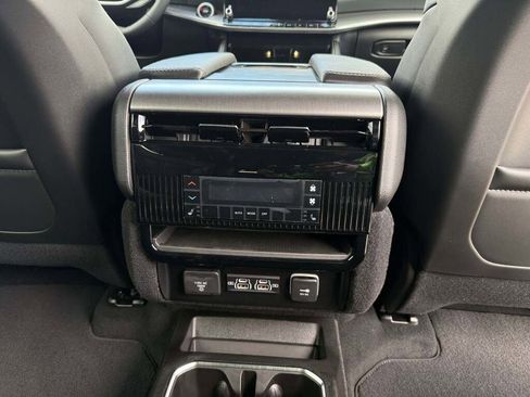 New 2026 Jeep Grand Wagoneer L Limited image 24