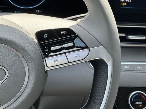 New 2025 Hyundai Elantra SEL image 25